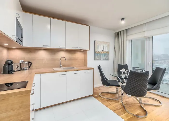 Apart111 Rodzinny 3 - 2 Sypialnie- Sauna, Silownia Apartment *