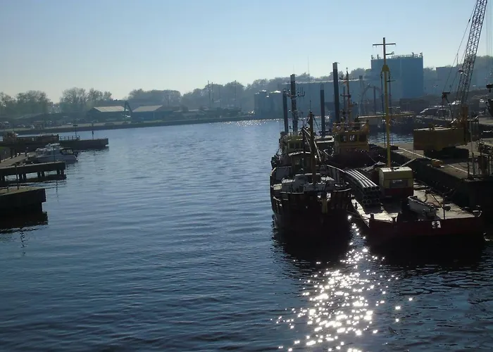 Apart111 Rodzinny 3 - 2 Sypialnie- Sauna, Silownia Apartment *